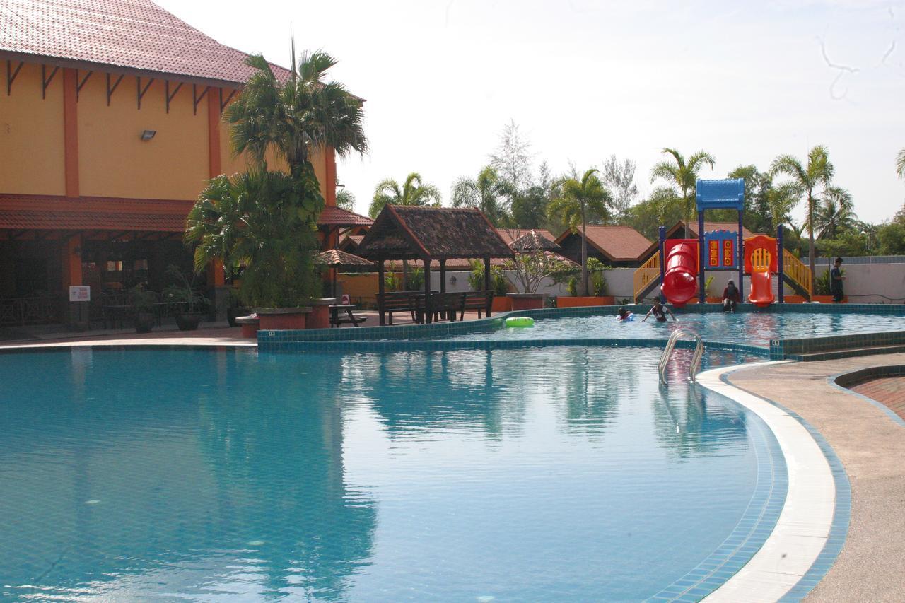 Tanjung Demong Beach Resort Kampung Kuala Besut Exterior foto